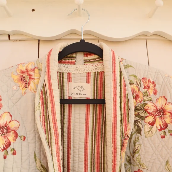 Upcycled Floral Quilt Jacket M • L • XL - Picture 5 of 9